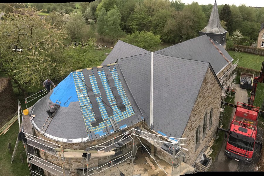 Rénovation complète de la  couverture toiture de l'église Saint Joseph - Ernonheid